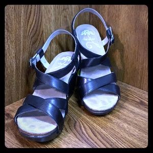 Dansko “Frida” Women’s Strappy Mule Sandal Sz. 39